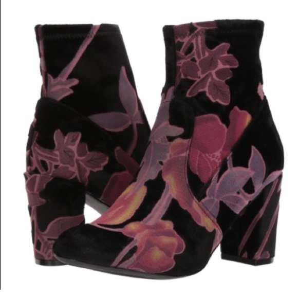 Steve Madden Shoes - Steve Madden NWOT Emison-V Velvet Floral Boot 8